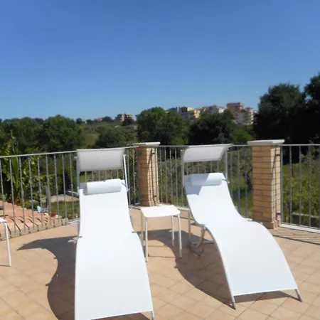 Saraceni Con Parcheggio Interno 3*