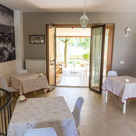 Saraceni Con Parcheggio Interno Vasto