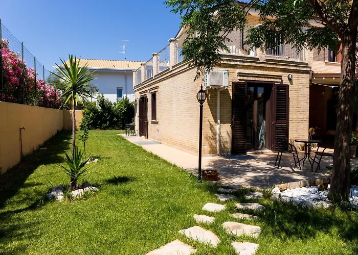 Saraceni Con Parcheggio Interno