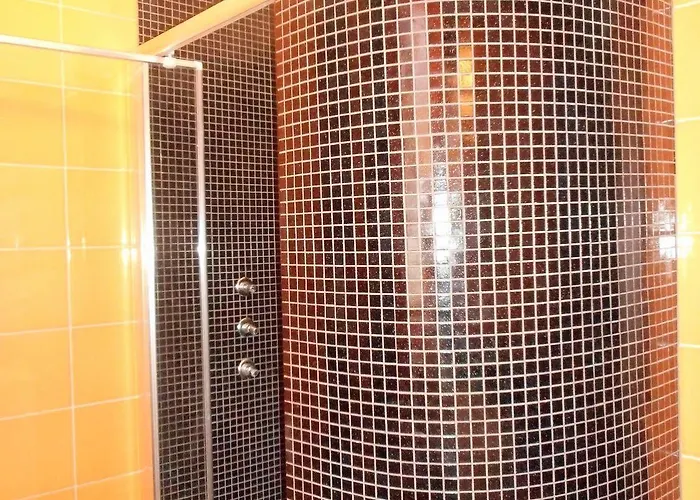 Saraceni Con Parcheggio Interno 3*