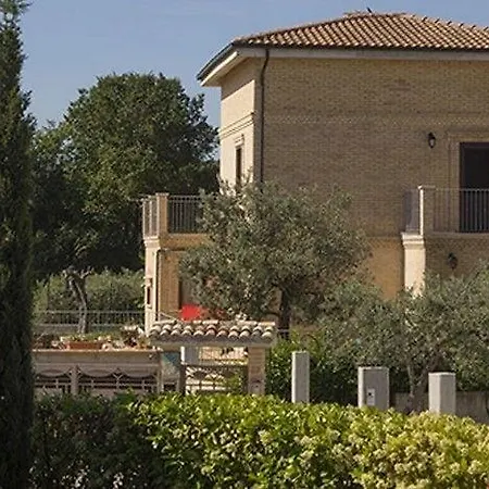 Saraceni Con Parcheggio Interno Nocleg ze śniadaniem