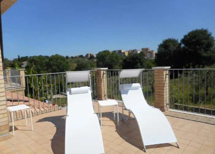 Saraceni Con Parcheggio Interno 3*